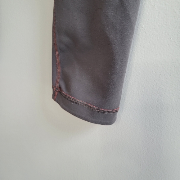 Lululemon Wonder 8 Under Reversible Pink and Grey Cropped Leggings Ladies 4 Gym - Picture 11 of 14